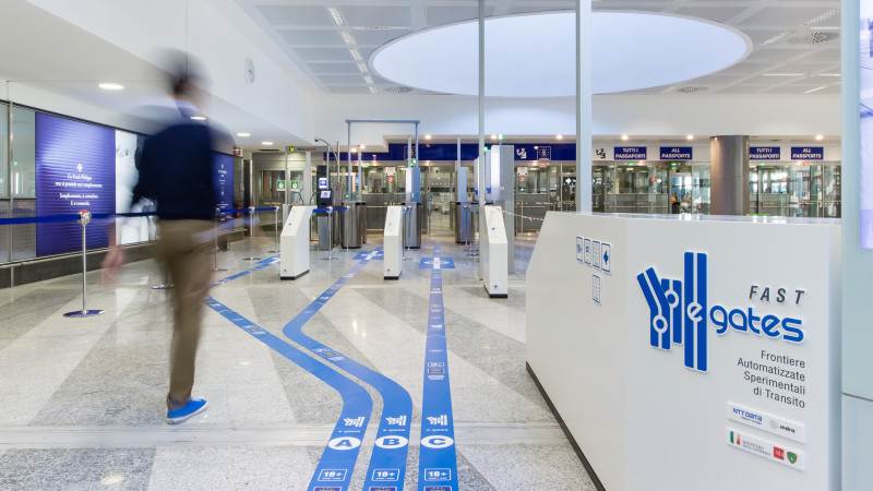Malpensa, al via i primi e-gates: controlli biometrici sui passeggeri